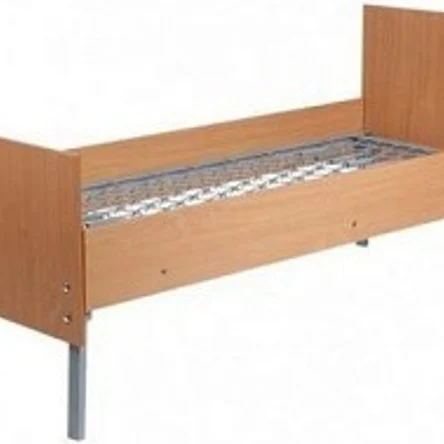 Кровать бытовая с деревянными спинками